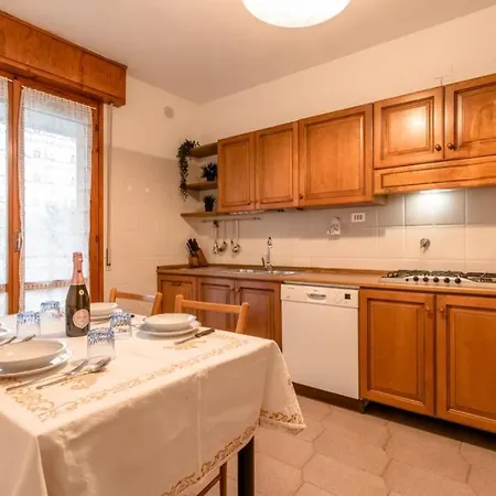 Vicino Al Centro - Casa Con Balcone E Free Parking Riccione