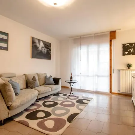 Vicino Al Centro - Casa Con Balcone E Free Parking 公寓 *
