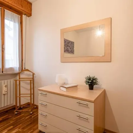 Vicino Al Centro - Casa Con Balcone E Free Parking 公寓 里乔内