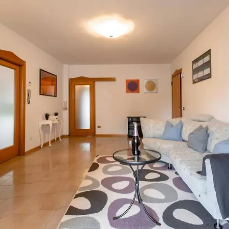 Vicino Al Centro - Casa Con Balcone E Free Parking 公寓