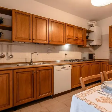 Vicino Al Centro - Casa Con Balcone E Free Parking 公寓